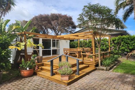 Photo of property in 100 Torkar Road, Clarks Beach, 2122