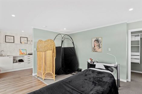 Photo of property in 10 Tralee Street, Omokoroa, 3114