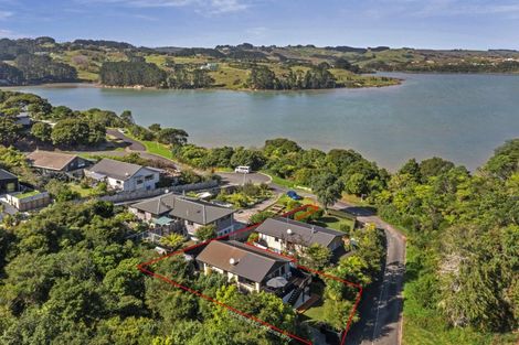 Photo of property in 8a Kaitoke Street, Raglan, 3225
