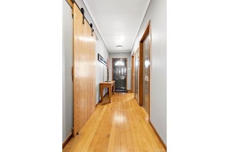 Photo of property in 2 Royal View Road, Te Atatu South, Auckland, 0610