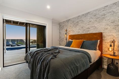 Photo of property in 5 Poaka Place, Beach Haven, Auckland, 0626