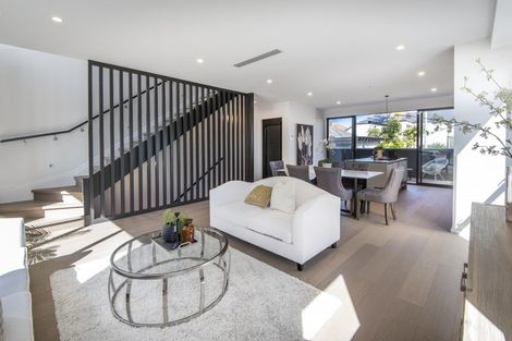 Photo of property in 16a Saltburn Road, Milford, Auckland, 0620