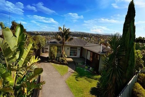 Photo of property in 148 Luckens Road, West Harbour, Auckland, 0618