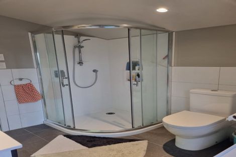 Photo of property in 1/61 Black Rock Road, Newlands, Wellington, 6037