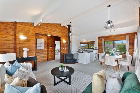 Photo of property in 22 Palomino Drive, Henderson, Auckland, 0612