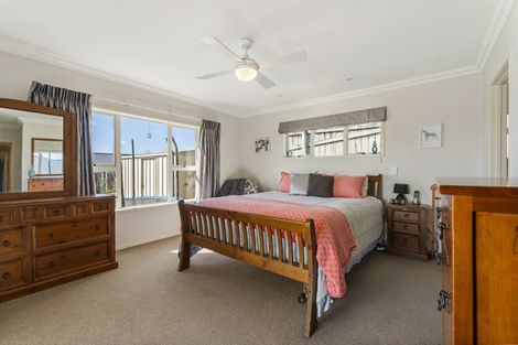 Photo of property in 36 Waterside Drive, Pyes Pa, Tauranga, 3112