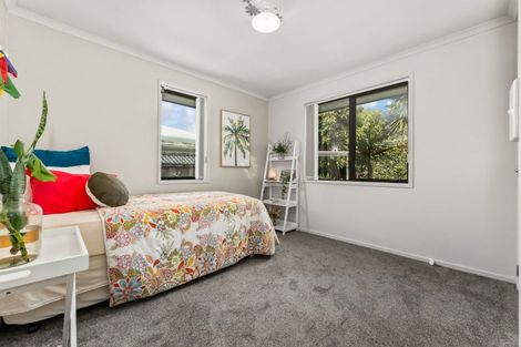 Photo of property in 1 Simpson Crescent, Raumati Beach, Paraparaumu, 5032