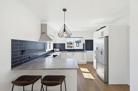 Photo of property in 21 Brixton Road, Manly, Whangaparaoa, 0930