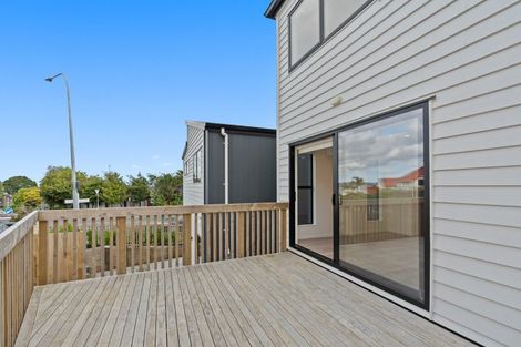 Photo of property in 165b Wiseley Road, West Harbour, Auckland, 0618