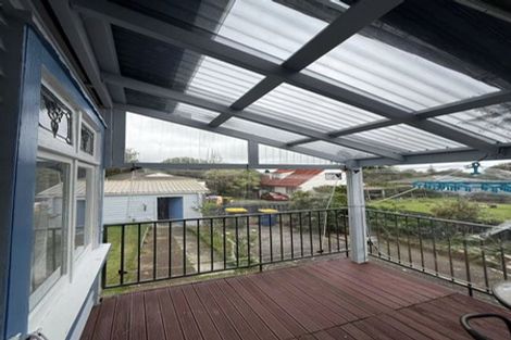 Photo of property in 8 Nikau Street, New Lynn, Auckland, 0600