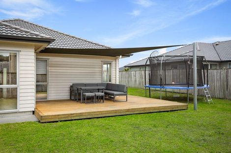 Photo of property in 5 Raymond Grace Avenue, Huapai, Kumeu, 0810