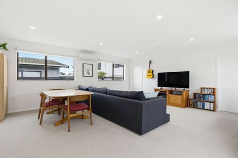 Photo of property in 81 Simpson Road, Papamoa Beach, Papamoa, 3118
