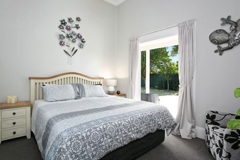 Photo of property in 8 Williams Street, Cambridge, 3434