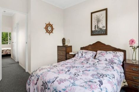 Photo of property in 14 Brashier Circle, Sunnyvale, Auckland, 0612