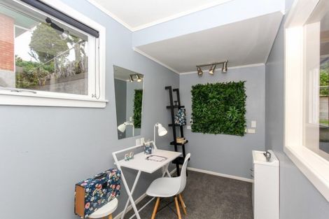 Photo of property in 10 Carlton Terrace, Westown, New Plymouth, 4310