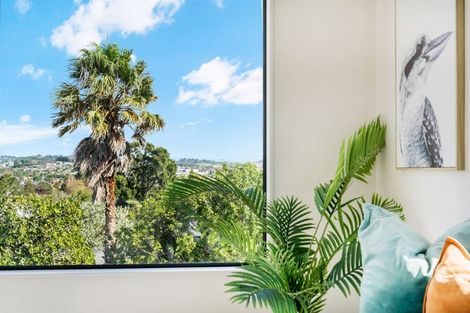 Photo of property in 4a Flaunty Place, West Harbour, Auckland, 0618