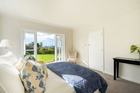 Photo of property in 1/516 Glenfield Road, Bayview, Auckland, 0629