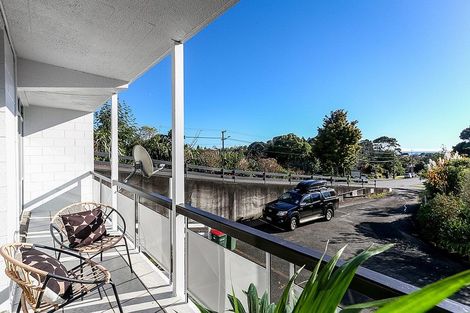 Photo of property in 8/75 Carrington Street, Lower Vogeltown, New Plymouth, 4310