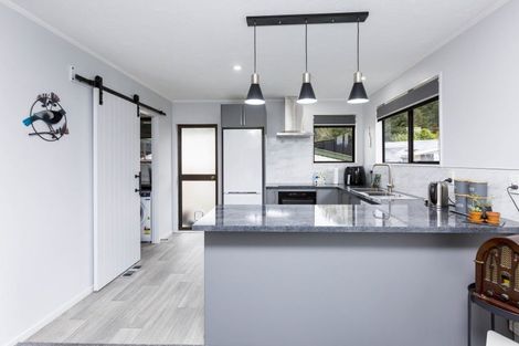 Photo of property in 3 Topaz Street, Birchville, Upper Hutt, 5018