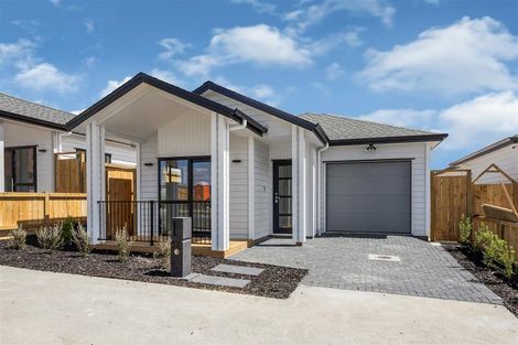 Photo of property in 14 Waimarie Drive, Karaka, 2578