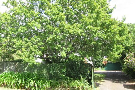 Photo of property in 8 Paragon Avenue, Beach Haven, Auckland, 0626