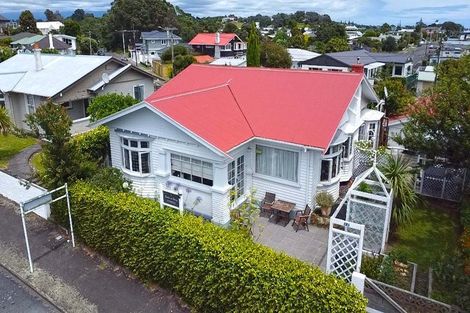 Photo of property in 12 Mangorei Road, Strandon, New Plymouth, 4312