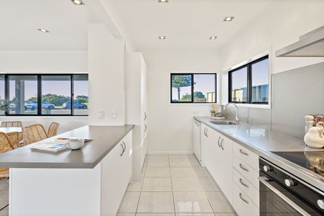 Photo of property in 208a Marine Parade, Mount Maunganui, 3116