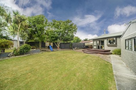 Photo of property in 2 Pukatea Place, Milson, Palmerston North, 4414
