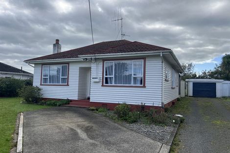 Photo of property in 28 Kings Drive, Levin, 5510