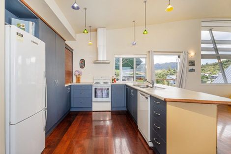Photo of property in 92 Ocean Beach Road, Tairua, 3508