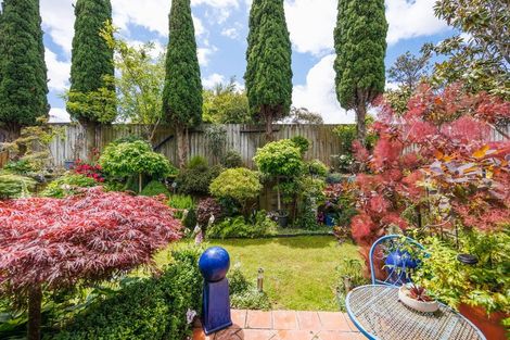 Photo of property in 21 Aspen Way, Kelvin Grove, Palmerston North, 4414