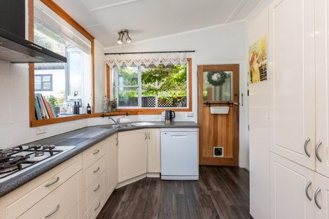 Photo of property in 18 Chaucer Road, Hospital Hill, Napier, 4110