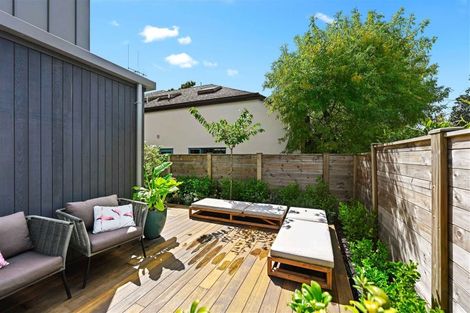 Photo of property in 2/23 Strowan Avenue, Fairfield, Hamilton, 3214