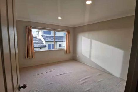 Photo of property in 40 Mandeville Place, Unsworth Heights, Auckland, 0632