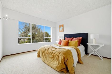 Photo of property in 4220a Great North Road, Glendene, Auckland, 0602
