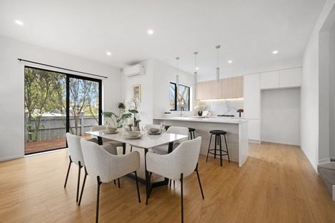 Photo of property in 16 Gosford Drive, Botany Downs, Auckland, 2010