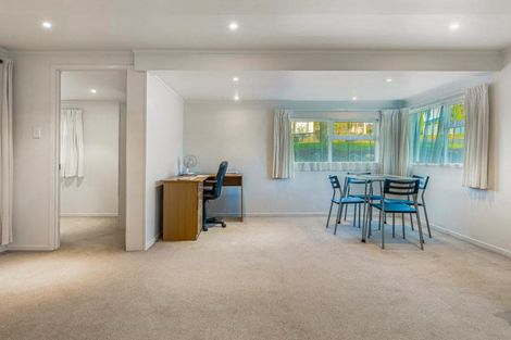 Photo of property in 18 Lavelle Road, Henderson, Auckland, 0612