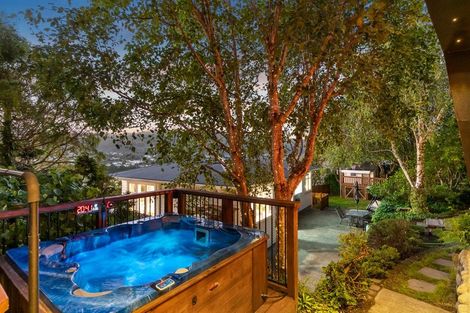 Photo of property in 39 Taylor Terrace, Tawa, Wellington, 5028