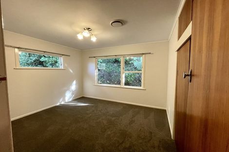 Photo of property in 3 Gahagan Way, Newlands, Wellington, 6037