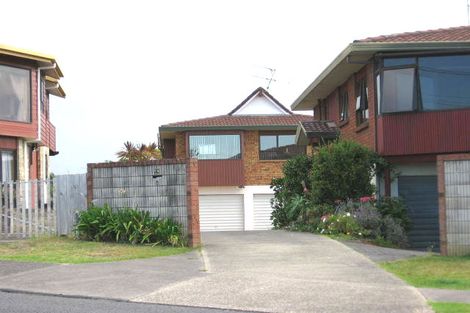 Photo of property in 1/74 Deep Creek Road, Torbay, Auckland, 0630