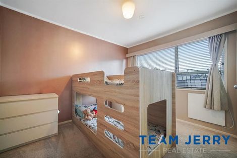 Photo of property in 5 Harford Place, Pakuranga Heights, Auckland, 2010