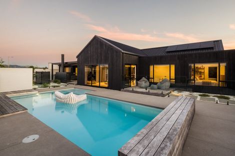 Photo of property in 13 Mike Smith Drive, Cambridge, 3434