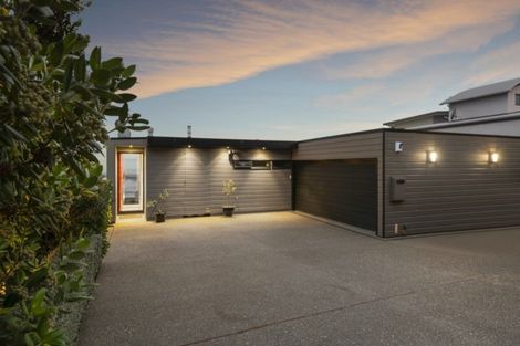 Photo of property in 2a Avery Place, Redcliffs, Christchurch, 8081