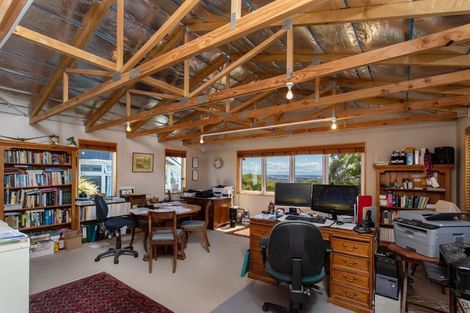 Photo of property in 82 Hackthorne Road, Cashmere, Christchurch, 8022