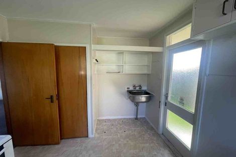 Photo of property in 6 Azalea Place, Waiuku, 2123