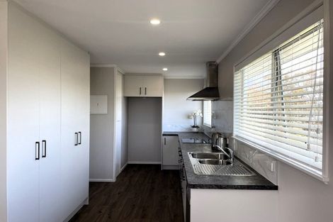 Photo of property in 104 Lantana Road, Green Bay, Auckland, 0604