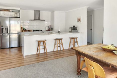 Photo of property in 18 Te Ara O Roimata, Wainuiomata, Lower Hutt, 5014