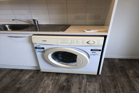 Photo of property in 2/39 Bayview Road, Bayview, Auckland, 0629