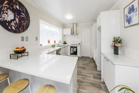 Photo of property in 5 Reyland Close, Weymouth, Auckland, 2103