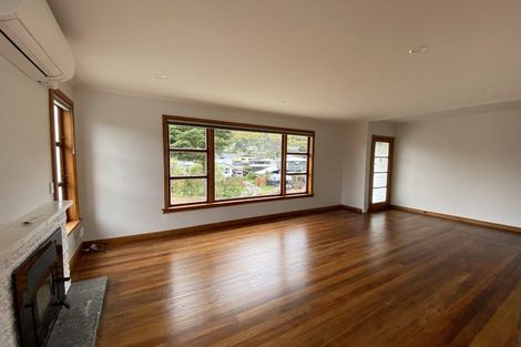 Photo of property in 76 Hampden Street, Picton, 7220